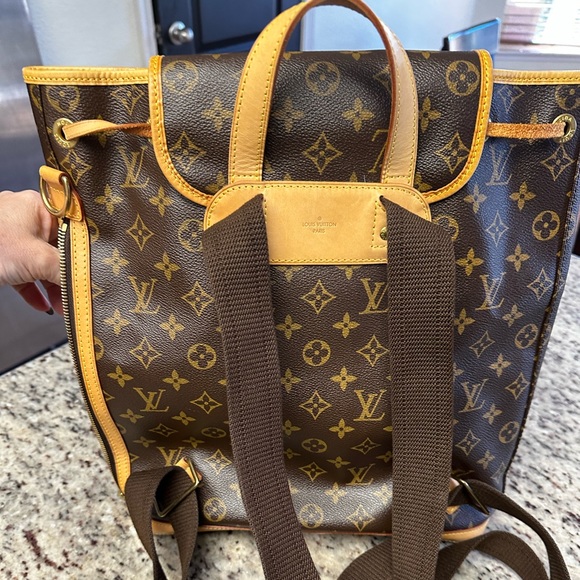 LV bosphere backpack - Picture 9 of 15